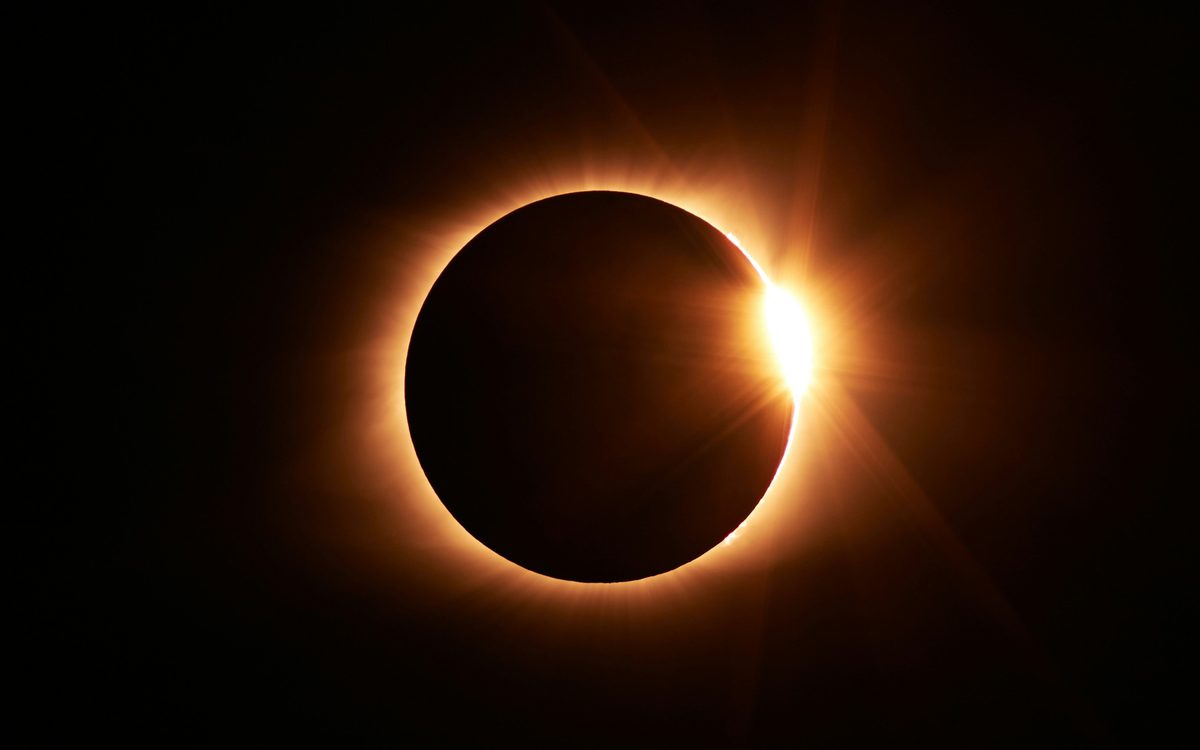 The diamond ring moment of a total solar eclipse