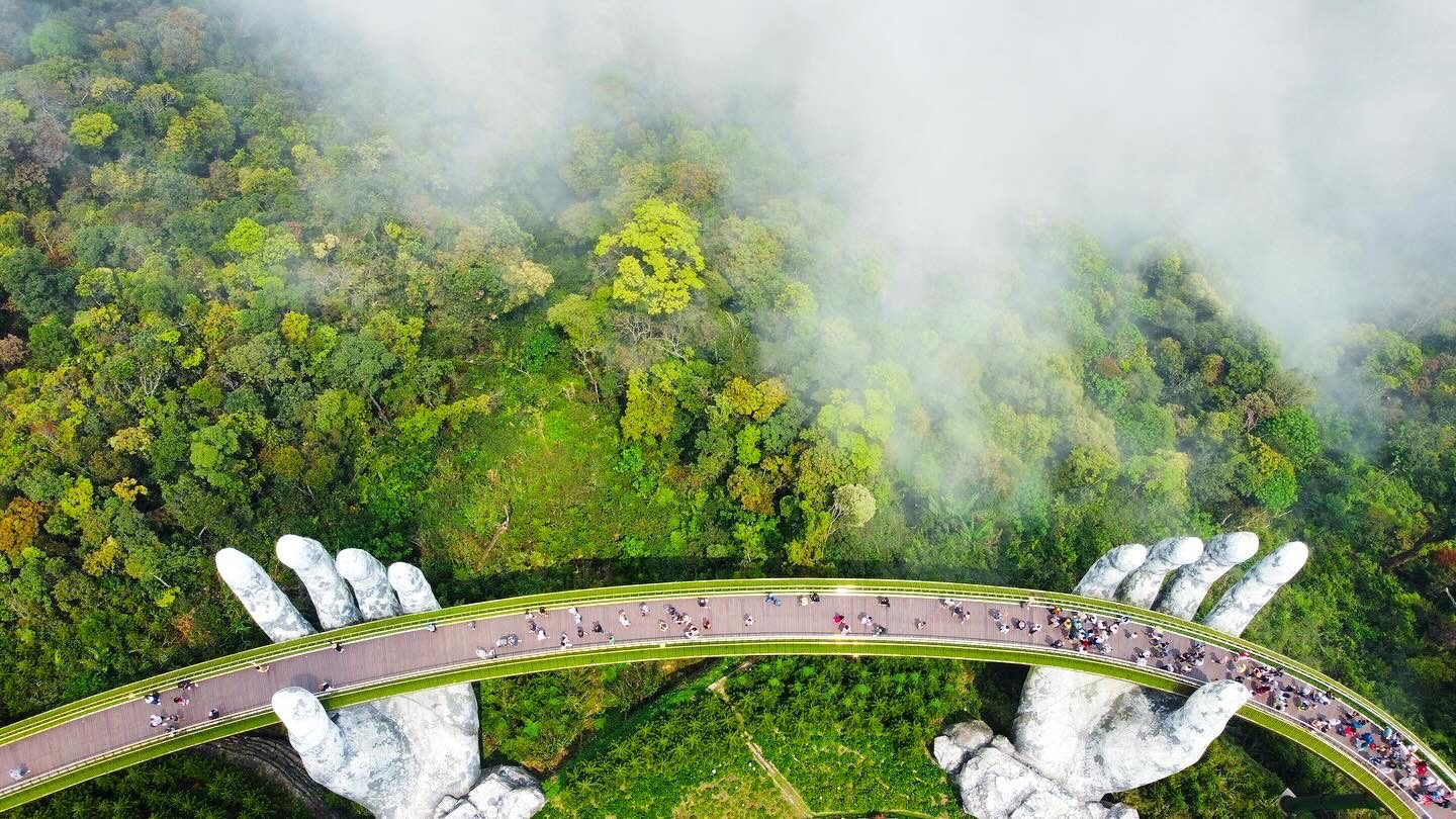 Golden Hands Bridge, Ba Na Hills